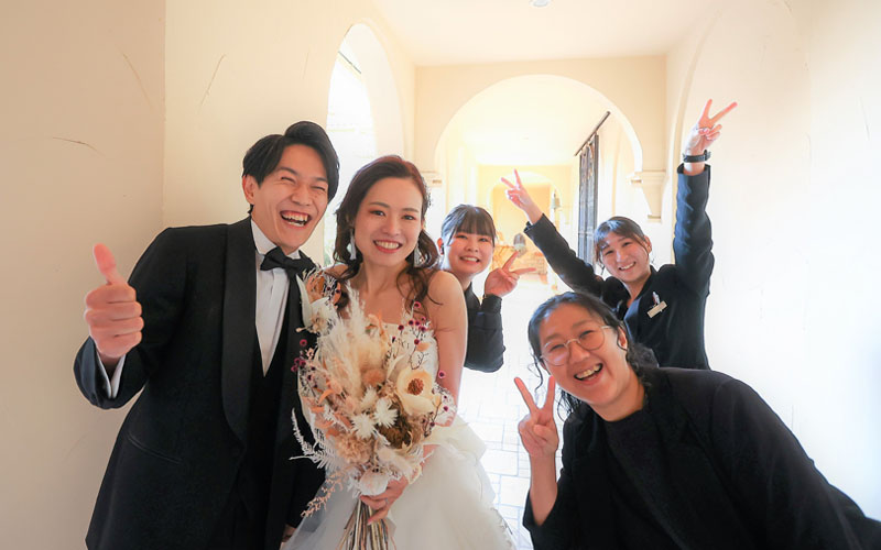 新郎新婦とリーベリアのプランナー